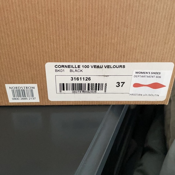 Beautiful shoes! Only wore them once! - Picture 4 of 4